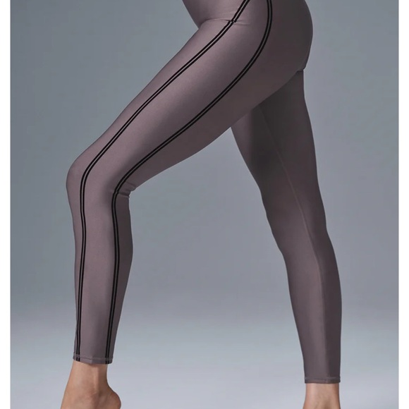 Alo 2 piece set - Picture 5 of 9